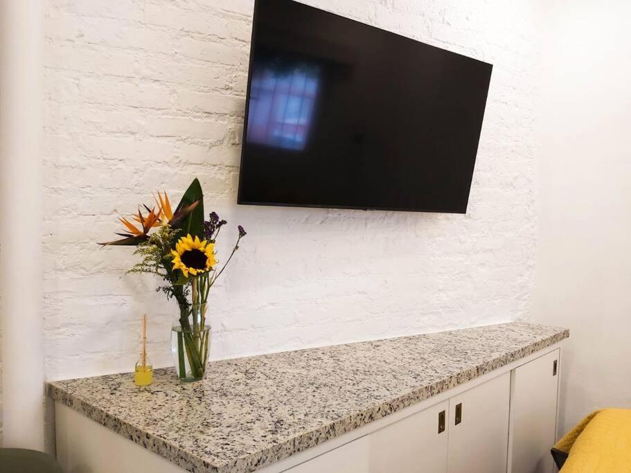 Studio Pulpito In The Charming Heart Of Downtown Pv Puerto Vallarta Buitenkant foto